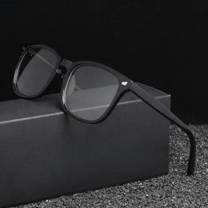 Classic Square Mens and Womens Fashionable Anti Blue Light Glasses Suitable for Daily Wear