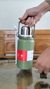 Bình Giữ nhiệt có quai xách và dây đeo lõi inox 316 mã SY8228 giữ nhiệt 12h nắp bật có lưới lọc trà lọc đá