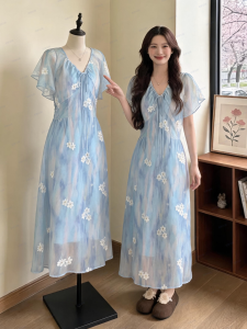 Slimming Waist Cinching Belly Concealing Age-Reducing V-Neck Floral Summer Dress