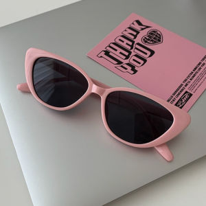 Fashion Hip-hop Small Cat Eye Sunglasses Y2K Hot Girl Barbie Pink Eyeglasses with Retro Style Shades glasses