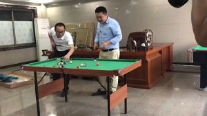 (Đồ chơi trí tuệ) Bàn Bi-A cỡ lớn 140cm chất liệu bằng gỗ mặt nỉ Table Top Pool Table TTP-140 giúp giải trí sau giờ học