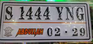 Plat Nomor / Sepeda Motor / Plat Nomor Putih / 2 Lapis Baut Tanam Super Tebal / Anti Penyok / Anti Rusak / Bayak Pilihan Motif Tulisan / Ada Ketokan Logo & 2 Tulisan Korlantas / Bisa Reques Sesuka Hati