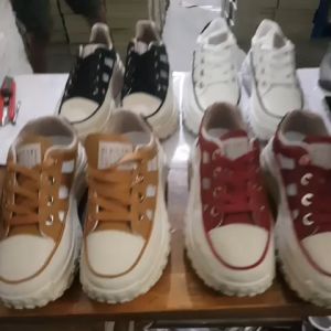Sepatu Wanita DDS15177 Pola Bergaris Kasual Import