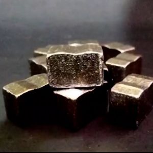 Segment Diamond M 12 mm & M 14 mm: Alat Potong Marmer & Granit Berkualitas Tinggi