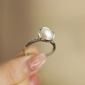 Retro 925 Silver Pearl Bud Ring Adjustable Open Design Elegance Simple Fashion Jewelry Womens Flower Plant Motif Ring