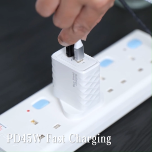 BlueShieldCharging 45W GaN Charger Set C‑to‑C Cable for i18 i17 i16 i15 Safe Anti‑Shock