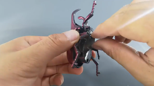 Creative Clockwork Beetle Moving Insect Model Simulation Beetle Crawling Insect Collection Figurine