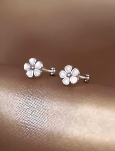 Small Sweet Flower Earrings Fashion Simple Design Hoop Earring Lightweight Daily Wear Jewelry Accessories for Women