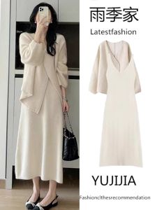 พลัสไซส์ ผู้หญิง เสื้อสเวตเตอร์ถัก และ เดรส ชุดสองชิ้นแฟชั่นฤดูใบไม้ร่วงสไตล์การเดินทาง หลวม เอว คอวี แขนยาว กระโปรงทรงเอ