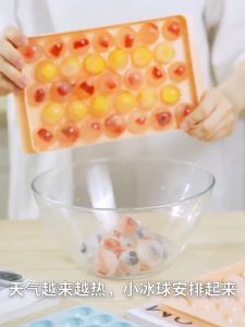 น้ำแข็ง แม่พิมพ์ทำน้ำแข็ง ก้อนกลม สะอาดน่ารัก ดีไซน์สวย แข็งแรง ทำน้ำแข็งได้เอง ใช้ง่าย 33ช่อง