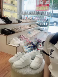 giày dán trắng xinh xinh trẻ em siêu mềm nhẹ êm chân đế cao su dẻo đúc form gọn