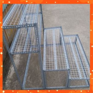 Kệ bậc thang sắt V lỗ 3 bậc_ 4 tầng GẮN BÁNH XE (dạng vỉ ô lưới sắt )