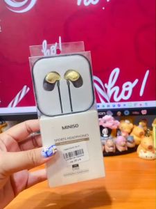 (ของแท้ ) MINISO MC-017 Sports In-ear Headphones (Gold) หูฟัง  หูฟังโทรศัพท์ ฟังเพลง หูฟังสเตอริโอ หูฟังชนิดใส่ในหูแบบสปอร์ต ปลอกซิลิโคน 3 แบบ พร้อมฉนวนกันเสียงที่ดี