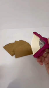 Warrior 24415 ตัวตัดมุม size S สำหรับตัดมุมมนขนาด 5 มม ทำนามบัตร แทคห้อยสินค้า ฯลฯ เพิ่มความสวยงาม และ ลบมุมแหลมๆของกระดาษ