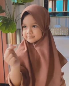 HIJAB CRINKLE AIRFLOW ANAK/BERGO MARYAM ANAK/KERUDUNG MARYAM ANAK/JILBAB ANAK/MARYAM ANAK/HIJAB INSTAN ANAK/KERUDUNG ANAK TERLARIS/KEEUDUNG ANAK-ANAK/JILBAK ANAK-ANAK/BERGO ANAK TERLARIS