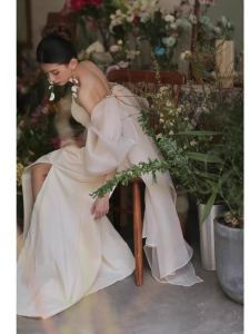 เรียบหรู ฝรั่งเศส น้ำหนักเบา เจ้าสาว ชุดราตรี ผ้าคลุมหน้าถ่ายภาพกลางแจ้งงานแต่งงานสไตล์เรียบง่ายหรูหรา เดรส สําหรับสถานการณ์ในร่มของโรงแรม