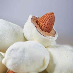 Milk-Scented Almond Core Candy Individual Packs Snacks