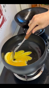 【Fomey】Iron Pan Ancient Handmade Big Belly Pot Non Stick Iron Pan Small Stir Fry Pan Stir Fry Stew Soup 24CM Iron Pan With Lid