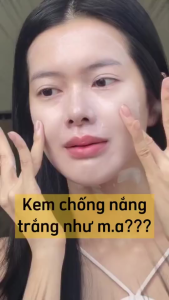 Skin1004 Kem Chống Nắng Làm Trắng SPF50+ PA++++ 50ml - Công Thức Chống Thấm Mồ Hôi Vượt Trội - Không Vệt Trắng Công Thức Chống Trôi Mồ Hôi Kết Cấu Kem Thẩm Thấu Nhanh Cho Da Sáng Tự Nhiên