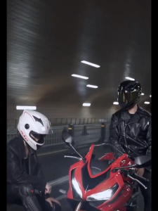 Full Face Helmet Motorcycle Double Lens Anti-Fog Road Racing Anti-Ultraviolet Helmet Motorcycle Double Visor Full Face Helmet Motors Visor Open Face Helme Anti-Scratch and Wind-Proof Suitable for Head Circumference 55-62cm