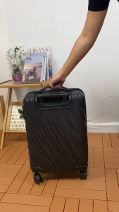 NEW ผลิตในประเทศไทยกระเป๋าเดินทางทรงถัง กระเป๋าเดินทาง ขนาด 20 นิ้ว 24 นิ้ว 28นิ้ว carry on น้ำหนักเบา ราคาถูก 4ล้อคู่ ทน เบา กันรอย กันน้ำ พร้อมส่งในไทย จำหน่ายตรงจากโรงงาน