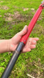 ด้ามต่อ มีดกรีดยางหน้าสูง หน้าต่ำ สามารถหมุนเข้า-ออกได้ง่าย ด้ามกัลวาไนซ์ไม่ขึ้นสนิม ด้ามมาตราฐาน 6 หุน