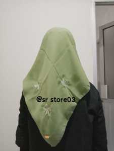 Kerudung segiempat (qouqet/pita)