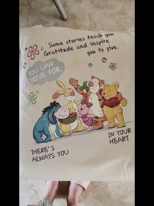 (จัดส่งตลอด 24 ชั่วโมง)เสื้อยืดแฟชั่นผู้หญิง การ์ตูนน่ารักพิมพ์เสื้อยืดแขนสั้นสบาย ๆ