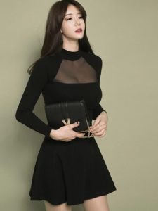 ชุดเดรสสีดำทรงเอเอวสูง แขนยาว กระโปรงทรงเอ ผ้าตาข่ายโปร่ง ทรงเข้ารูป เดรสสั้นฤดูใบไม้ร่วง แฟชั่นสำหรับผู้หญิง