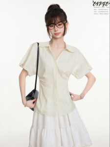 EVPGB | Áo Blouse Ôm Slim V-Neck Tay Bồng Tay Ngắn