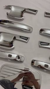 Bộ Ốp Tay Hõm Cửa Nắp Xăng Xe Ford Everest 2023-24 Mạ Crom Sáng Bóng