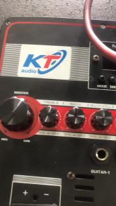 MICRO shuree ugx không dây kèm mic mạch nhà máy 2 màu uhf chống hú 60% loa