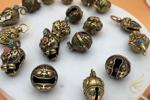 Móc Khóa Lục Lạc Khắc Hoa Văn Lân Sư Bằng Đồng Thau Quả Nhạc Lục Lạc Đeo Cổ Cho Thú Cưng - Đồ Đồng Thuận Tâm