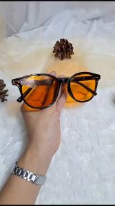 Kacamata Vincent Fashion Terbaru mode Kuning Bingkai Hitam Anti-UV Wanita Pria Vintage Retro Korea