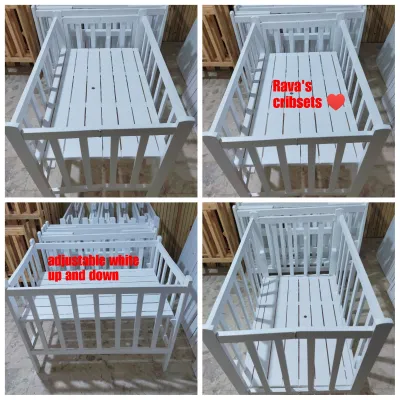 ADJUSTABLE WHITE CRIB UP AND DOWN SIZE 22x36 inches ♥️