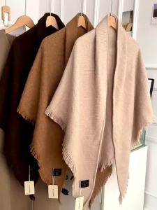 Pouie | Simplicity Warm Large Triangle Scarf