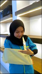 Arm Sling Comfort - Penyangga Gendongan Tangan - Onemed