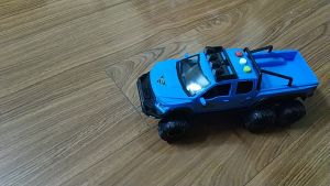 Xe ô tô đà địa hình bán tải còi hú có nhạc