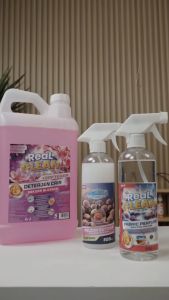 Real Clean Detergent Plus Softener Cair Sakura Blossom - Deterjen Cair Laundry Liquid Konsentrat