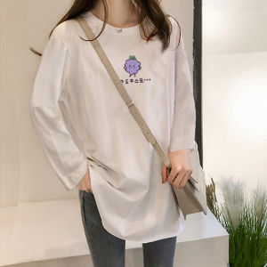 เสื้อยืดคอกลมแขนยาวทรงหลวมสไตล์ฮ่องกงสำหรับผู้หญิง ฤดูใบไม้ร่วง 2020 เสื้อเชิ้ตยาวคลุมเข่าแฟชั่นสไตล์ INS สำหรับผู้หญิงไซส์ใหญ่