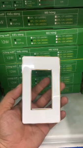 (Chính hãng) Mặt công tắc ổ cắm viền vàng/viền bạc MPE cao cấp (dùng hạt ổ cắm công tắc rời MPE hoặc panasonic)