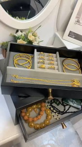 Luxury Wooden Jewelry Storage Box Lockable