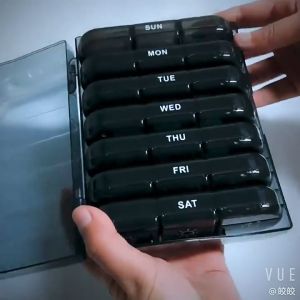 Portable Pill Box 21 Grid Black Pill Box Sorting Box Seven Days a Week Pill box that can be sliced