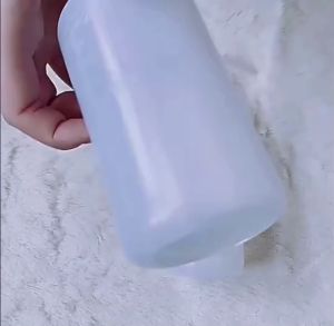 ขวดบีบรดน้ำ หรือขวดน้ำยาล้างตา 250 ml หลังจากใช้โฟมทำความสะอาด