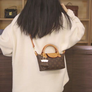 Elegant Crossbody Small Bag for Women New 2025 Handbag Fashion Trend Lightweight Luxury Pillow Shape Polyester Lining Zipper Closure