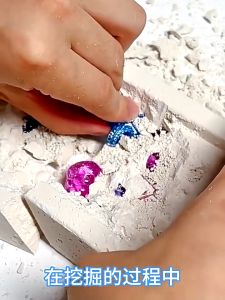 JoyToy Mainan Simulasi Penggalian Arkeologi dengan Pencahayaan Malam untuk Mencari Permata dalam Kotak Buta