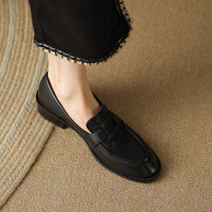 2025 New French Brown Low Heel Single Shoes Womens Genuine Leather round Head Deep Mouth Small Leather Shoes Easy to Wear Thick Heel Loafers