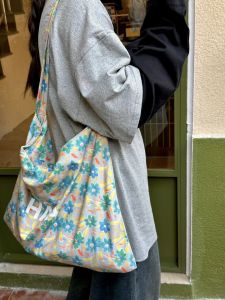 HAAHUA Stylish Korean Style Floral Canvas Shoulder Bag Versatile Handbag Commuter Bag Trendy Print Polyester Youth Casual
