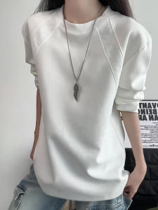 เสื้อสเวตเตอร์คอกลมแขนยาวทรงหลวมสไตล์อเมริกันสำหรับผู้ชาย Cleanfit ทรงบ็อกซี่ สีขาว ทรงหลวม ฤดูใบไม้ร่วง 2025