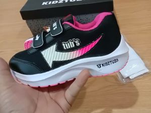Sepatu Sekolah Anak Perempuan Cewek Cowok Warna Hitam Murah Tali Perekat Rekat Velcro Kecil Tanggung Umur Usia PAUD TK SD SMP SMA Kelas 1 2 3 4 5 6 7 8 9 0 Tahun-UMMIBUSANA0126221930